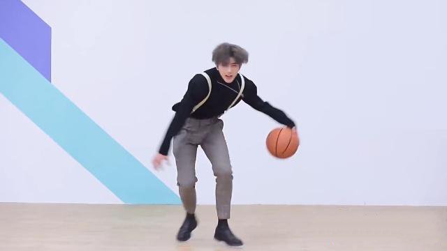 蔡徐坤打篮球BGM鸡你太美完整版歌词(含mv)