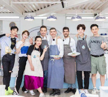 黄晓明回应中餐厅背后真相令人惊讶