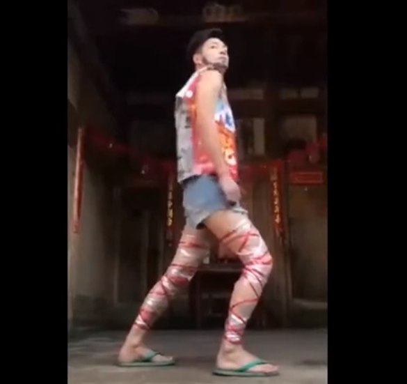 比原版还魔性的土味版抖肩舞高清视频在线看