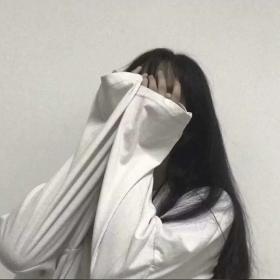 2020最新微信唯美女生黑白头像
