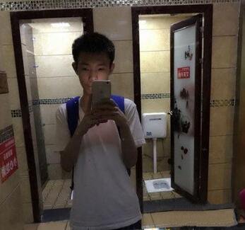 张嘉文蓝书包意思详细介绍
