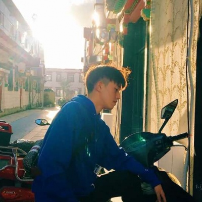 阳光帅气文艺的男生头像分享